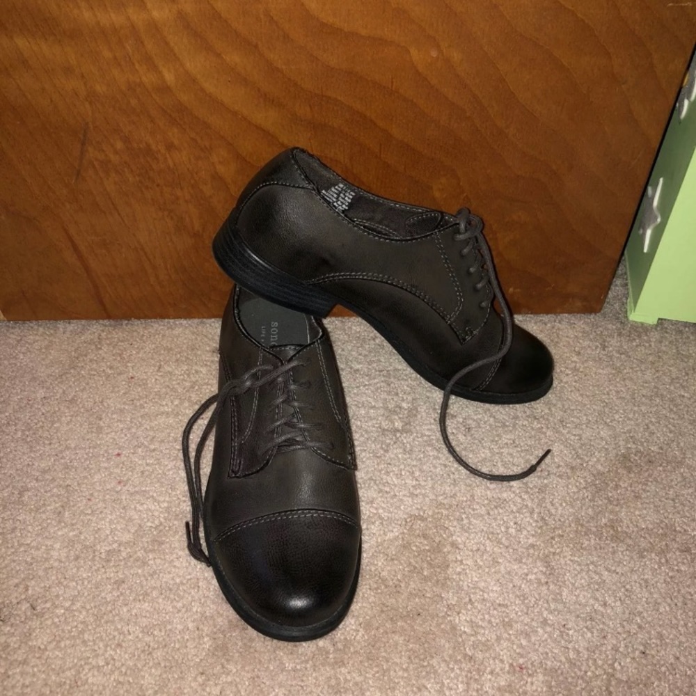 Gray Oxford shoes size 6.5 Brogues